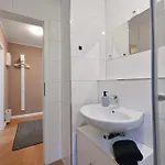 Apartment Sano - - Ruhige Lage - Stylisch - Waschmaschine - Platz Zum Arbeiten