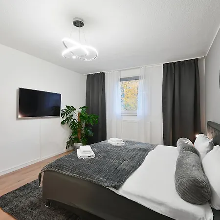 Sano - - Ruhige Lage - Stylisch - Waschmaschine - Platz Zum Arbeiten شقة